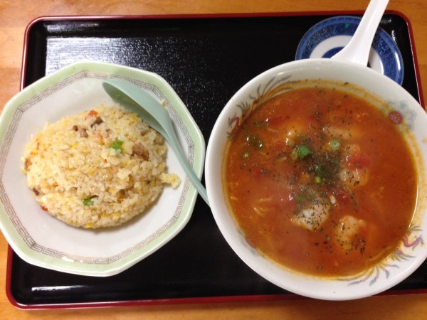 萬来軒のトマトラーメン