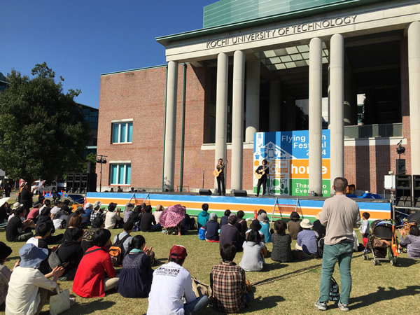 工科大の学園祭の模様