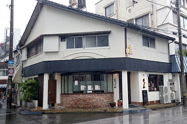 伊酒屋りぐる 店舗前