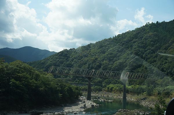 道の駅 四万十大正への道のりで見えてきた鉄橋