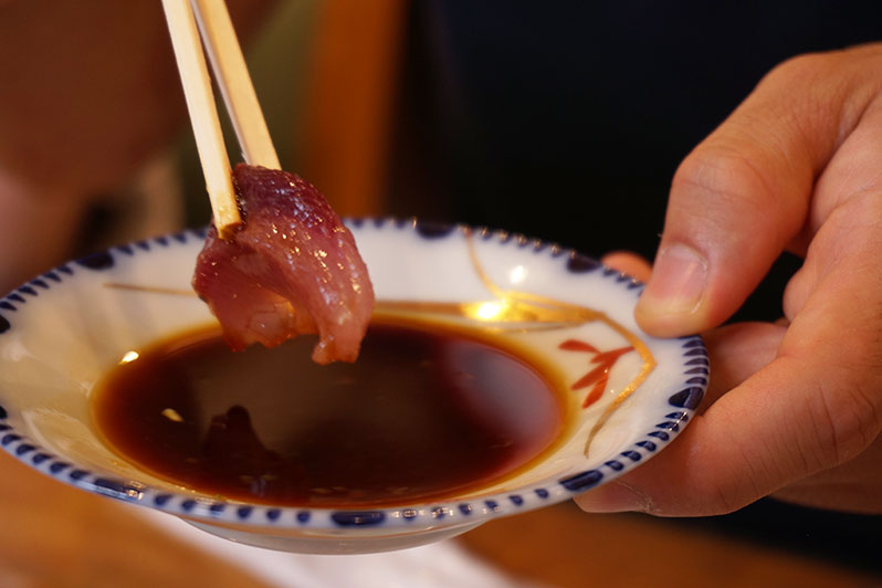 新子(メジカの稚魚)をブシュカンと醤油で食す