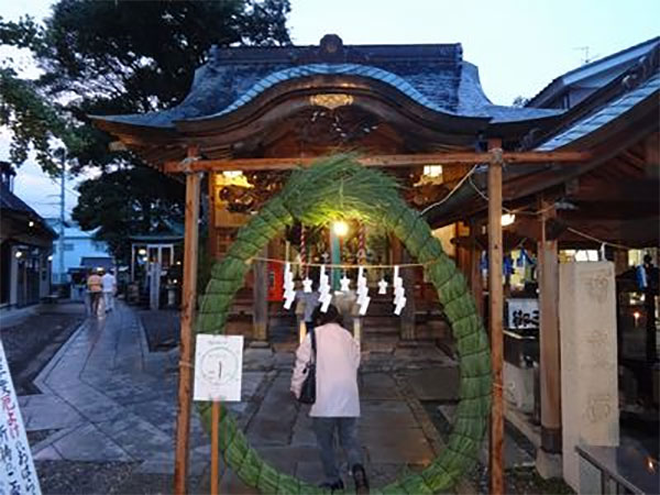 薫的神社の輪抜け茅